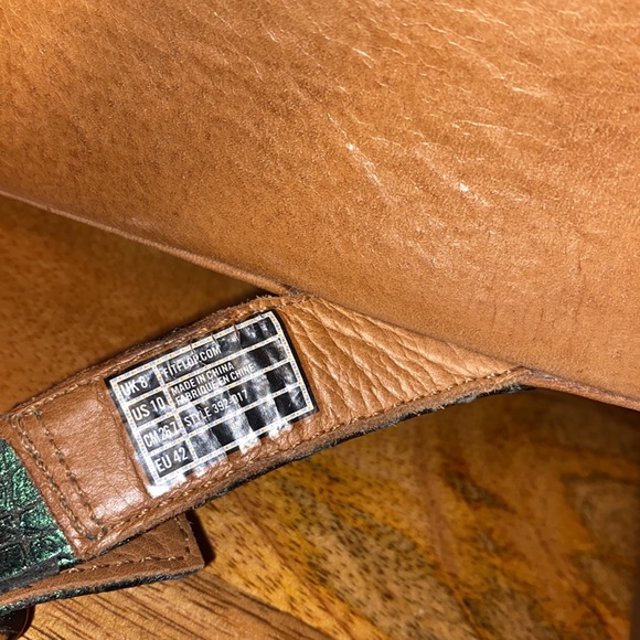 Fitflop Metallic Green Snake Embossed Slide Sandals Tan Leather Women’s 10 - Picture 7 of 8